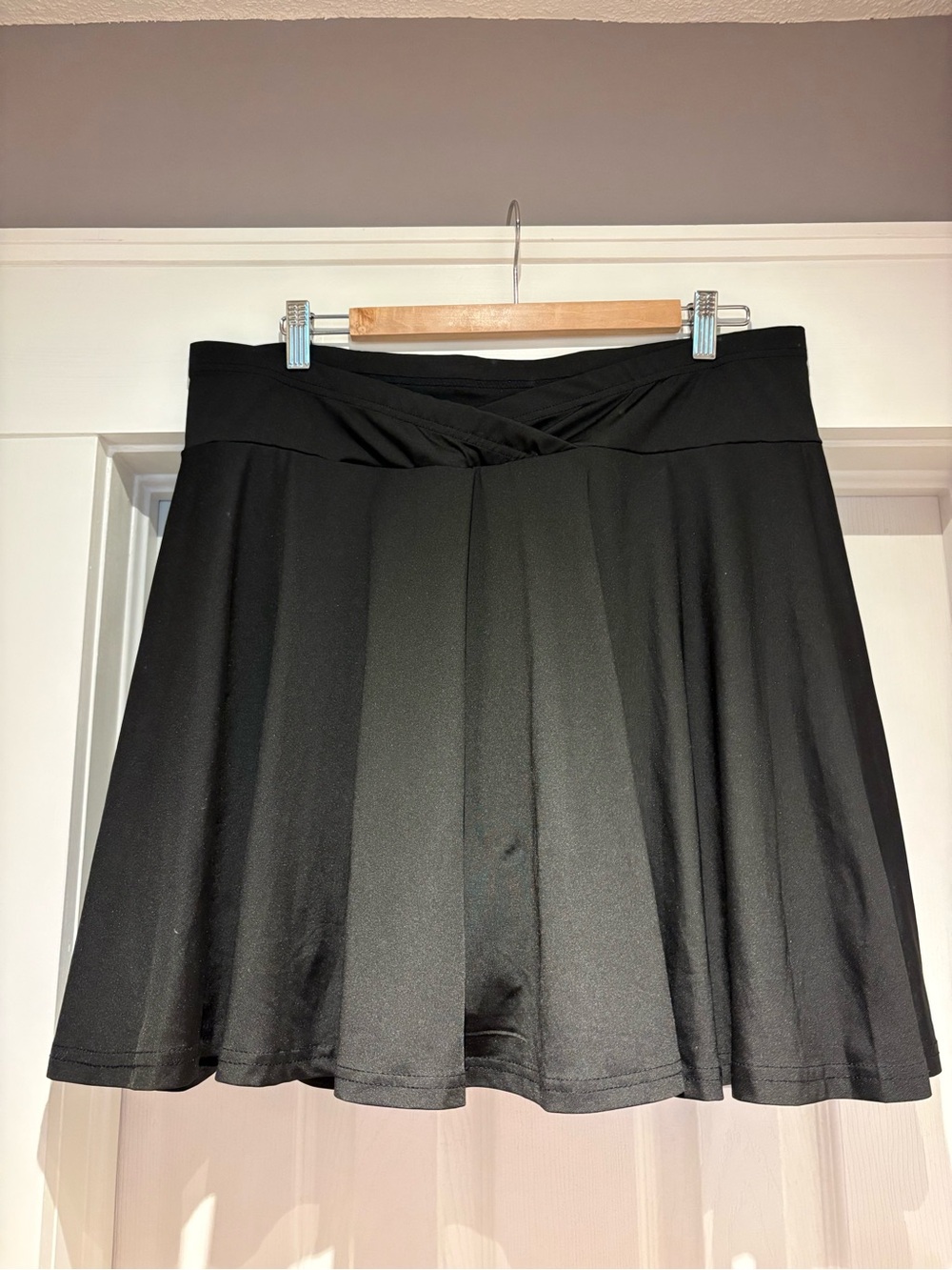 SHEIN Black Cross-Waist Circle Skater Skirt